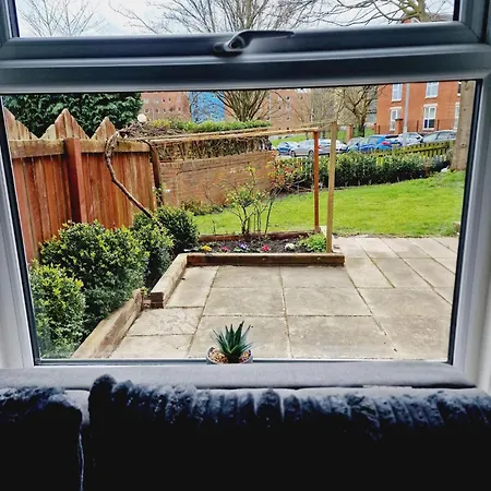 2 Bedroom Cozy Chambers With Free Parking Leeds  Exterior foto