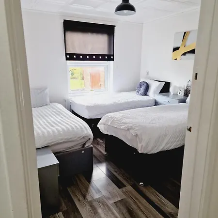 2 Bedroom Cozy Chambers With Free Parking Leeds  Exterior foto