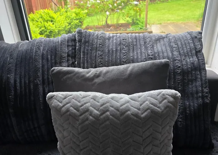 2 Bedroom Cozy Chambers With Free Parking