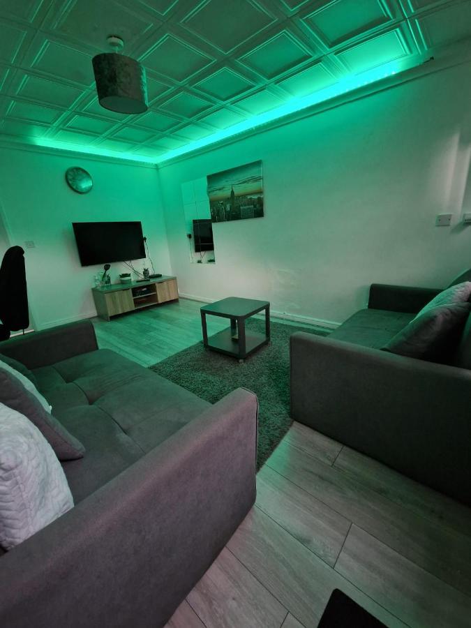 2 Bedroom Cozy Chambers With Free Parking Leeds (West Yorkshire)