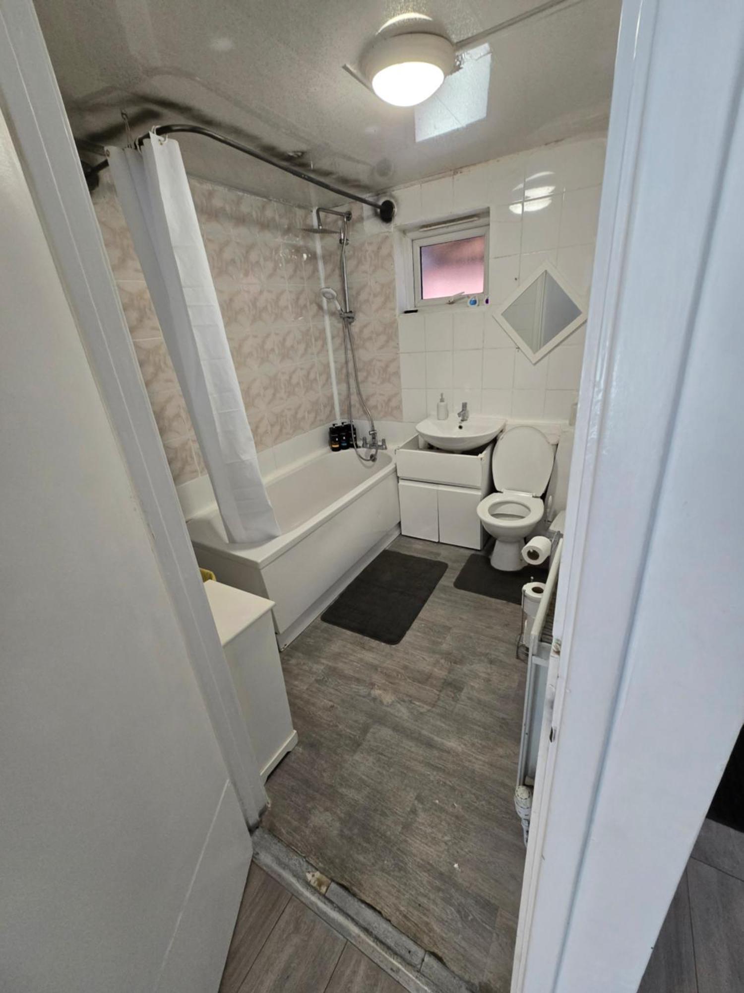 2 Bedroom Cozy Chambers With Free Parking Apartamento *